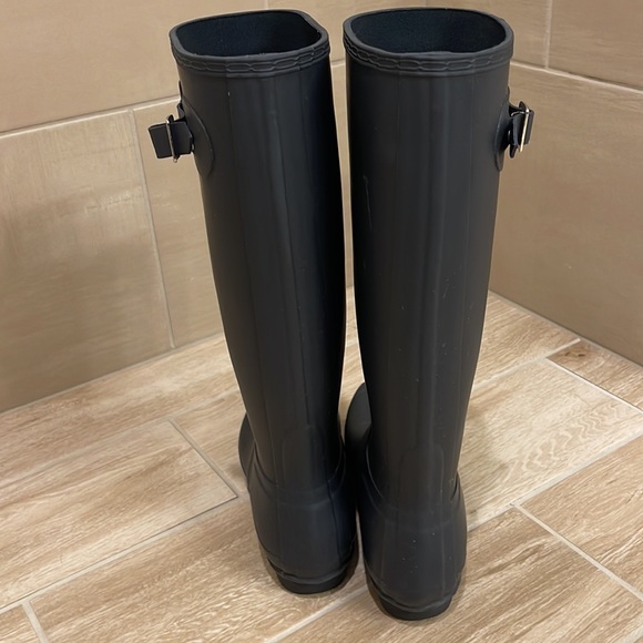 Hunter Navy Rain Boots - Picture 6 of 6